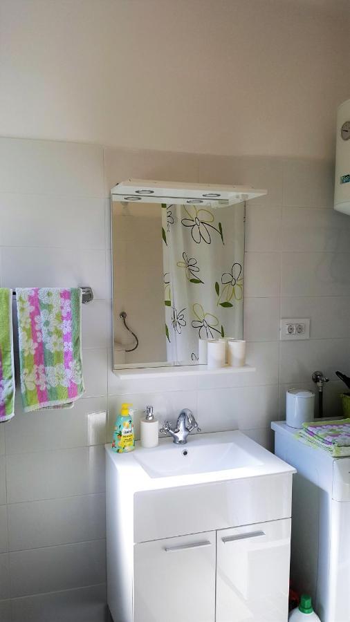 Apartment Dinka Baška Eksteriør bilde